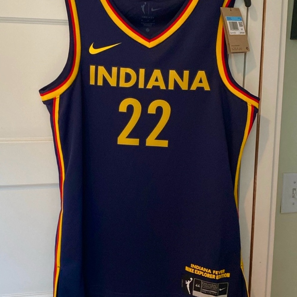 Indiana Fever Nike Explorer Edition Caitlyn Clark Jersey - Women’s Size Medium